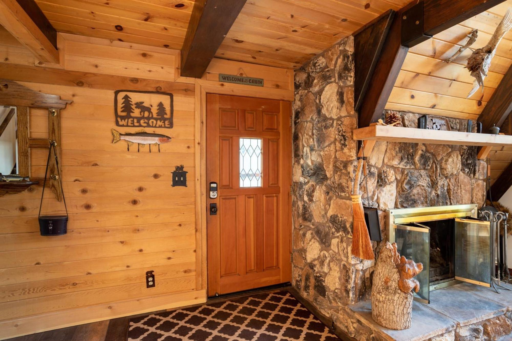 Bear'S Lair By Avantstay 3Mins From Bear Mountain Ski Resort ビッグ・ベアー・レイク エクステリア 写真
